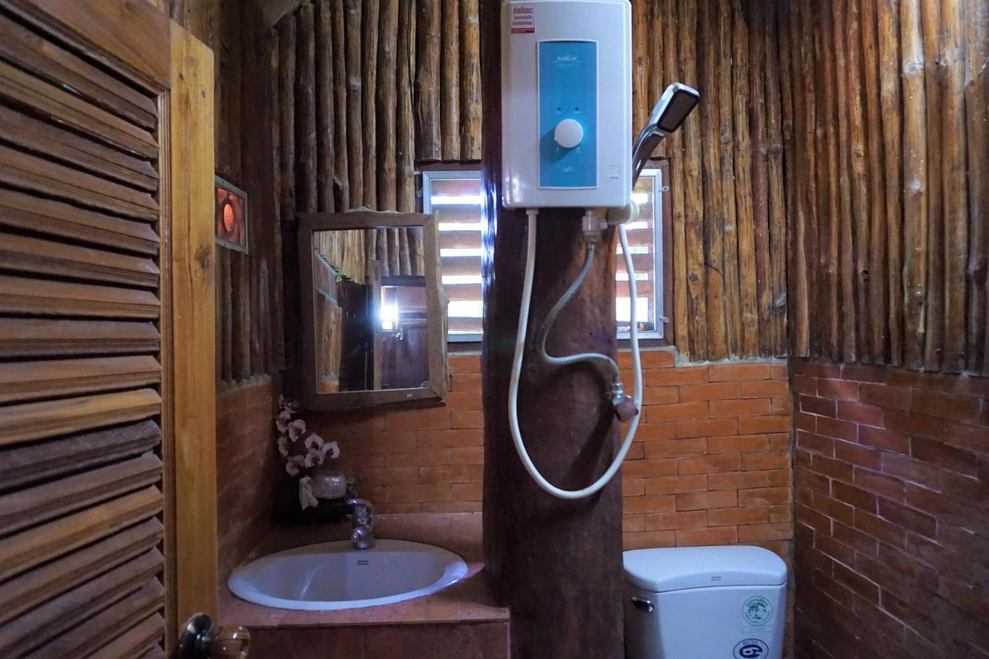 Hotel Bhupimarn Garden House Chom Thong Esterno foto